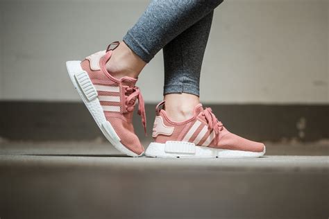 adidas nmd r1 schwarz rosa damen|Adidas NMD r1 price.